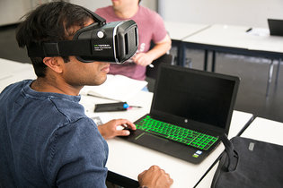 VR-Brille in der Lehre. VR-Brille in der Lehre.