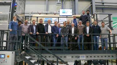 Wissenschaftler des Instituts für Produktionsmanagement und -technik der Technischen Universität Hamburg und Partner. Wissenschaftler des Instituts für Produktionsmanagement und -technik der Technischen Universität Hamburg und Partner.