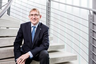 TU-Professor Wolfgang Kersten. TU-Professor Wolfgang Kersten.