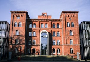 Hauptgebäude der TU Hamburg. Hauptgebäude der TU Hamburg.