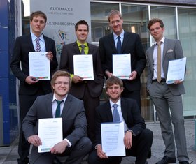 Die Ditze-Preisträger 2014: o.l. Alexander Rave, Dr. Bernd-Christian Renner, Philipp Russell, Jan Rädel, u.l. Lennart Oetken, Julian Gührs.