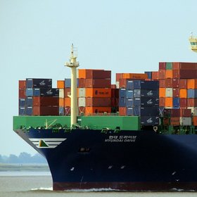 A working group at Hamburg Technical University is conducting detailed research into the practicality of alternative fuels in shipping. Photo: shutterstock