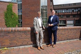 TU President Andreas Timm-Giel (left) and Senator for Culture Carsten Brosda during Wednesday's tour. Photo: Department of Culture and Media