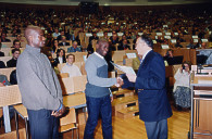 v.l.n.r.:  Yawo Dable, Togo, Ghislain Kakeu Noumbessy, Kamerun, Prof. Dr.-Ing. Christian Nedeß