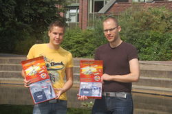 Christian Renner (links), Doktorand am Institut für Telematik, und Gustav Munkby, Doktorand am Institut für Softwaresysteme, organisieren den Programmierwettbewerb an der TUHH.