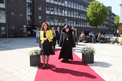 Jeanette Antranikian, Ehefrau des TU-Präsidenten sowie Erzbischof Karekin Bekdjian, Primas der Diözese der Armenischen Apostolischen Kirche in Deutschland.