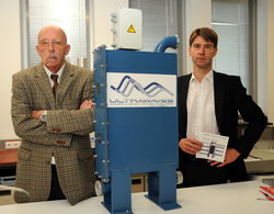 Dr. Klaus Nickel (rechts) und Professor Uwe Neis