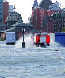 Hochwasser auf Hamburgs berühmten Fischmarkt.