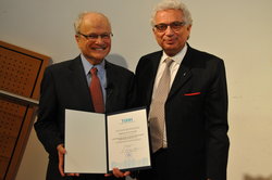 TUHH-President Prof. Garabed Antranikian and the new honorary doctor Prof. Eric von Hippel