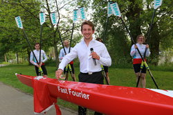 Erik Richter taufte das neue Ruderboot auf den Namen „Fast Fourier“