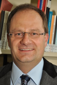 Prof. Dr.-Ing. habil. Stefan Heinrich.