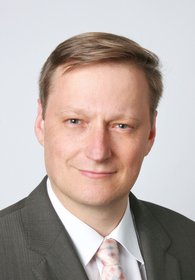 Prof. Dr.-Ing. habil. Stefan Palzer.