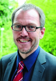 TUHH-Professor Peter Fröhle, Leiter des Instituts für Wasserbau