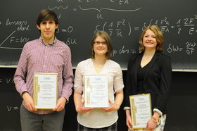 Bachelor-Award-Gewinner Paul Kieckhefen, Daniela Vorwerk und Antonia Behrens.