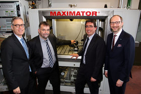 From left to right: Prof. Dr.-Ing. Dieter Krause (Institut Manager PKT), Bernd Kampmann (Area Sales Manager Maximator GmbH), Dr.-Ing. Jens Schmidt (Senior Engineer PKT), Dr. Ralf Grote (Head of the TUHH Presidium). Picture: TUHH