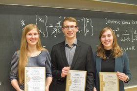 Die stolzen Bachelor Award-Preisträger (v.l.n.r.): Mayla Schulz, Michel Sundermann und Julia Cramer.