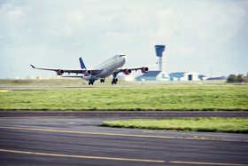 Der Flughafen der Zukunft soll vor allem eines sein - nachhaltig, so auch neue Flugzeugkraftstoffe.