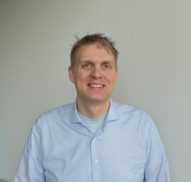 Professor Stefan Schulte will mit Hilfe von Big-Data-Technologien Lösungen für weniger Staus und einem geringeren Verkehrsaufkommen finden.