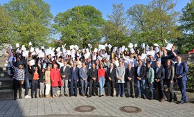 Students of the TU Hamburg are happy about their scholarships from the sponsors. Photo: Christian Bittcher &nbsp;