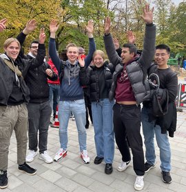 The new freshmen at the TU Hamburg are starting their new phase of life as students full of anticipation. Photo: TU Hamburg