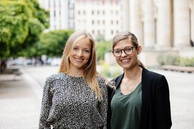 The founders Anne Lamp and Johanna Baare from Traceless Materials. Photo: German Founders Award