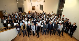72 Bachelor- und 52 Masterstudierenden der TU Hamburg werden ein Jahr lang mit 300 Euro pro Monat unterstützt. (