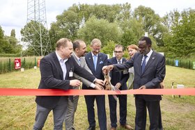 Inauguration of the new CampusLab for Global Soil Health, Water and Climate.&nbsp;From left to right: Christian Polensky, Prof. Kaveh Madani, TUHH President Prof. Andreas Timm-Giel, Prof. Nima Shokri, TUHH Vice President for Research Prof. Irina Smirnova, Prof. Tshilidzi Marwala Photo: Christian Schmid