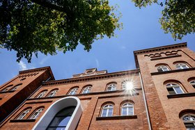 Die TU Hamburg hat die Förderung gemeinsam mit der Leuphana Universität Lüneburg eingeworben (